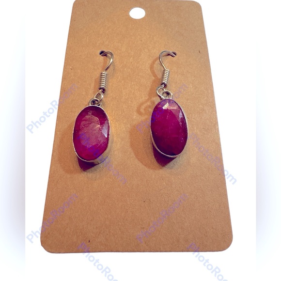 Oval-shaped Ruby gemstone dangling earrings 🩷 on sterling silver overlay - Picture 4 of 6